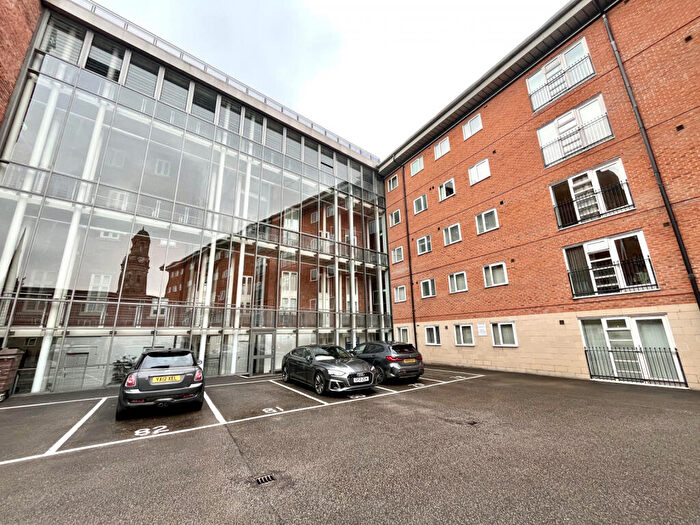 3 Bedroom Apartment To Rent In The Royal, Wilton Place, Salford, M3