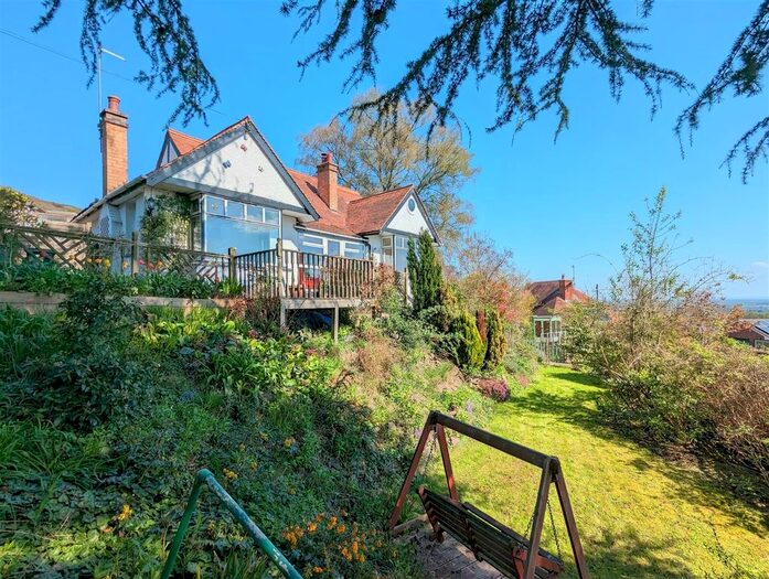 3 Bedroom Detached Bungalow To Rent In King Edwards Road, Malvern, WR14