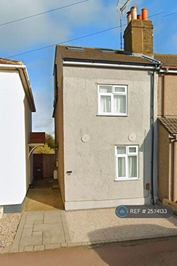 3 Bedroom End Of Terrace House To Rent In Church Lane, Cheshunt, EN8