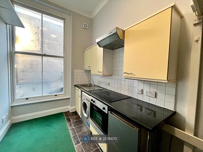 Studio To Rent In Hatherley Grove, London, W2