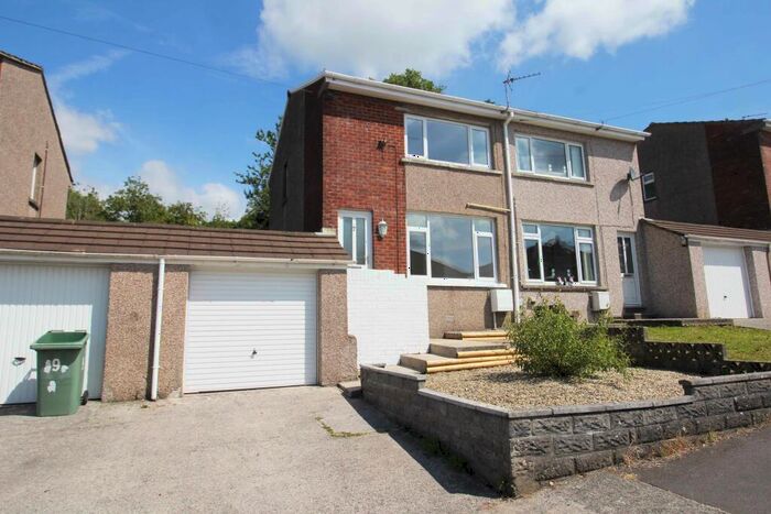 2 Bedroom Semi-Detached House To Rent In Hillcrest, Brynna, CF72