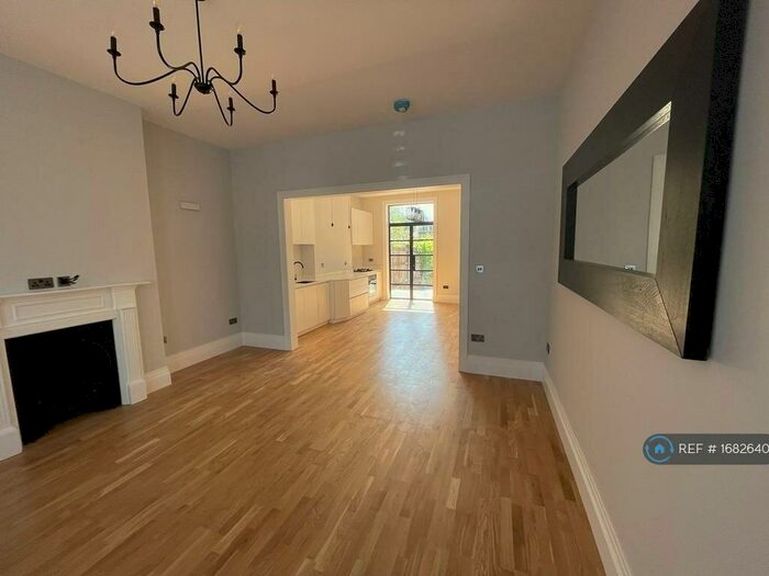 2 Bedroom Flat To Rent In Elm Park Road, London, N3