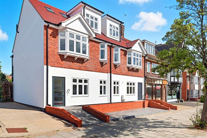 1 Bedroom Flat For Sale In London Road, Leigh-on-Sea, SS9