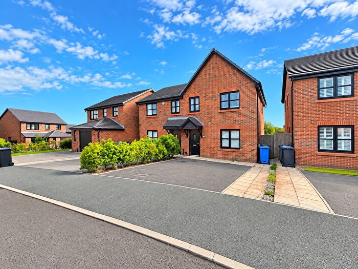 3 Bedroom Semi Detached House For Sale In Hilldale, Wigan, WN4