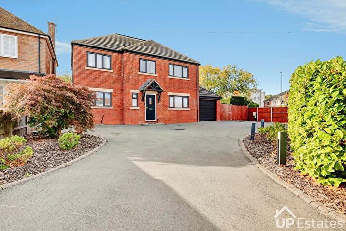 4 Bedroom Detached House To Rent In Broad Lane, Coventry, CV5