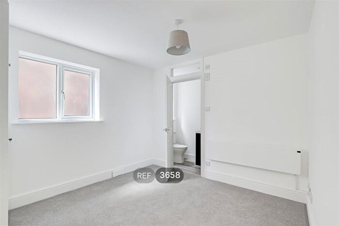 1 Bedroom Flat To Rent In Millicent Road, West Bridgford, Nottingham, NG2