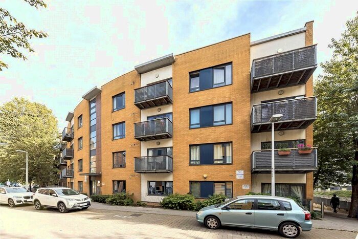 3 Bedroom Flat To Rent In Little Cottage Place, Greenwich, SE10