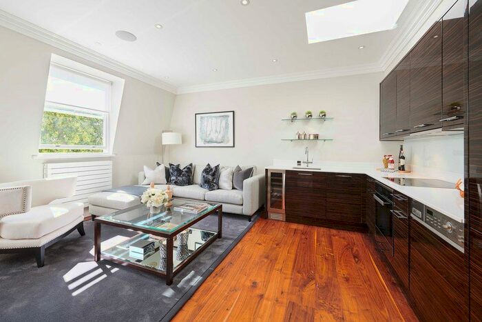 2 Bedroom Flat To Rent In Kensington Gardens Square, London, W2