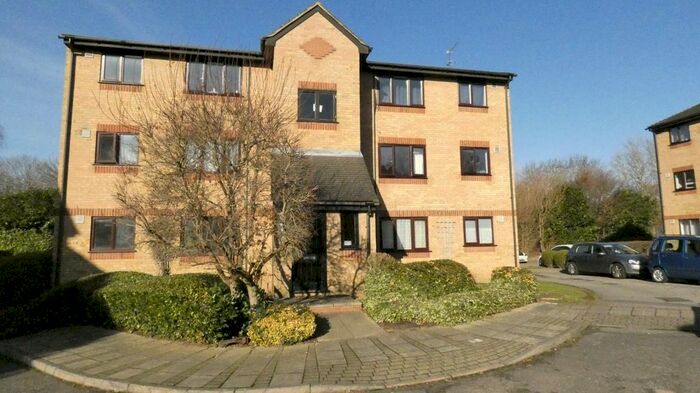 1 Bedroom Flat To Rent In Dehavilland Close, Northolt, UB5