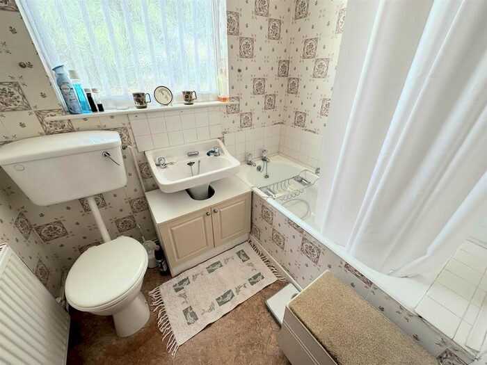 2 Bedroom Detached Bungalow For Sale In Gresley Woodlands, Church Gresley, Swadlincote, DE11