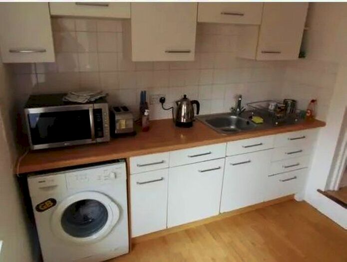 3 Bedroom Terraced House To Rent In St. Stephens Road, Enfield, EN3