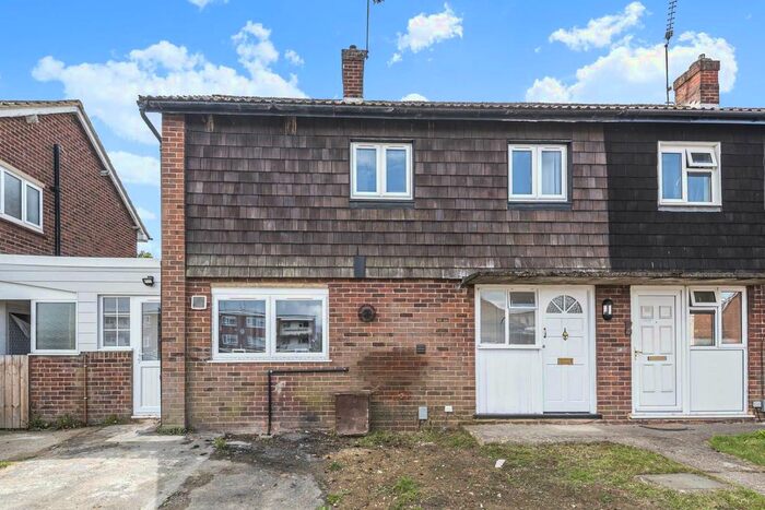 6 Bedroom Semi-Detached House To Rent In Applegarth Avenue, Guildford GU2