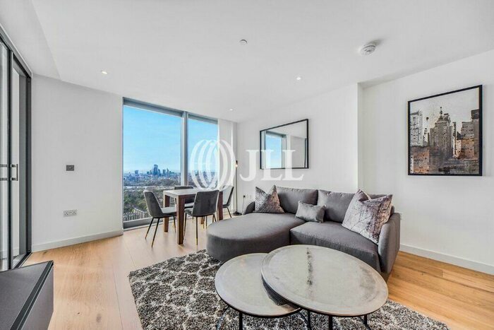 1 Bedroom Flat To Rent In Landmark Pinnacle, London, E14