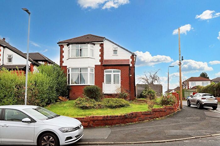 3 Bedroom Detached House For Sale In Windsor Road, Prestwich, M25