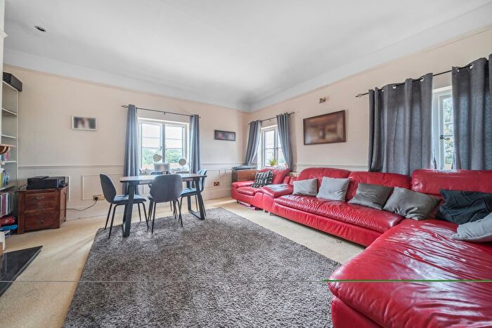 2 Bedroom Flat To Rent In Baston Manor Road, Hayes, Bromley, BR2
