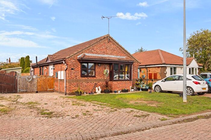 2 Bedroom Bungalow For Sale In Meadow Court, Hibaldstow, Brigg, DN20