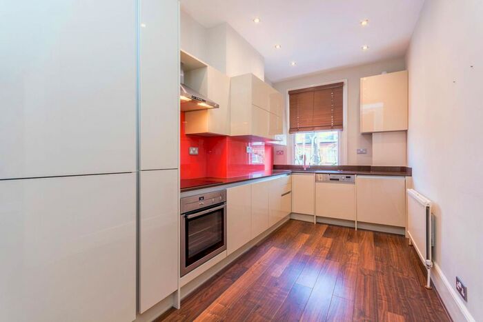 2 Bedroom Flat To Rent In Randolph Avenue, Maida Vale, London, W9