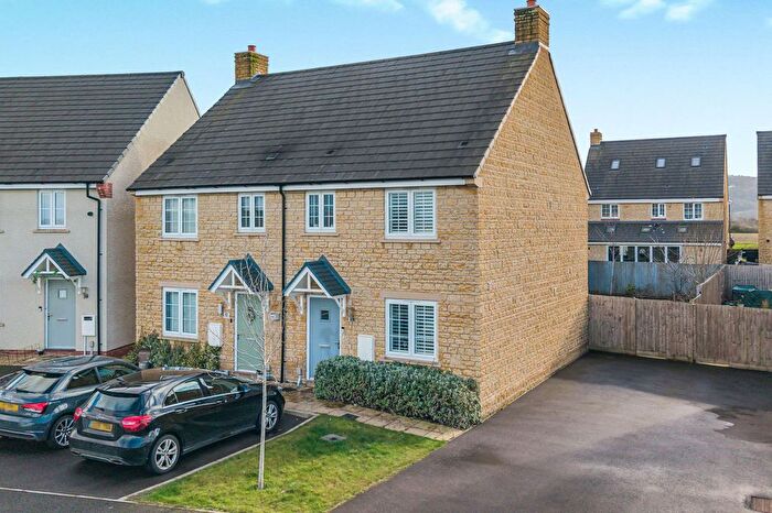 3 Bedroom Semi Detached House For Sale In Birdwood Crescent, Brockworth, Gloucester, GL3