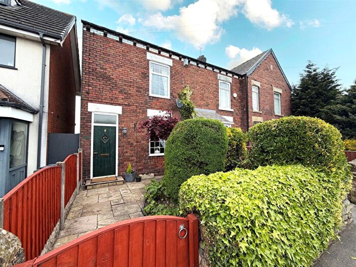 2 Bedroom End Terrace House For Sale In Bolton Road, Westhoughton, Bolton, BL5