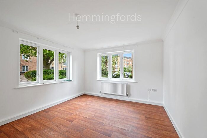 2 Bedroom Flat To Rent In Buxhall Crescent, Hackney, E9