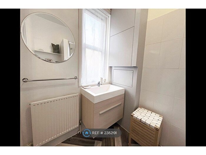1 Bedroom Flat To Rent In Muswell Hill Road, London, N10