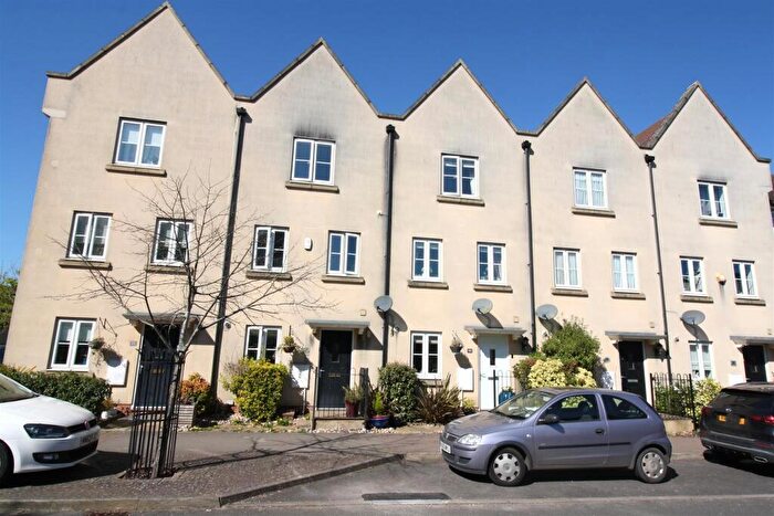 4 Bedroom Town House For Sale In St. Helena Avenue, Newton Leys, Milton Keynes, MK3