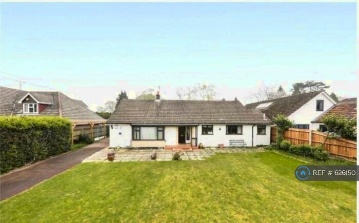 4 Bedroom Bungalow To Rent In Pine Drive, Finchampstead, Wokingham, RG40