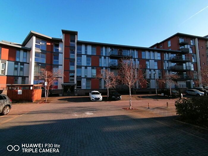 2 Bedroom Flat To Rent In Commonwealth Drive, Crawley, RH10