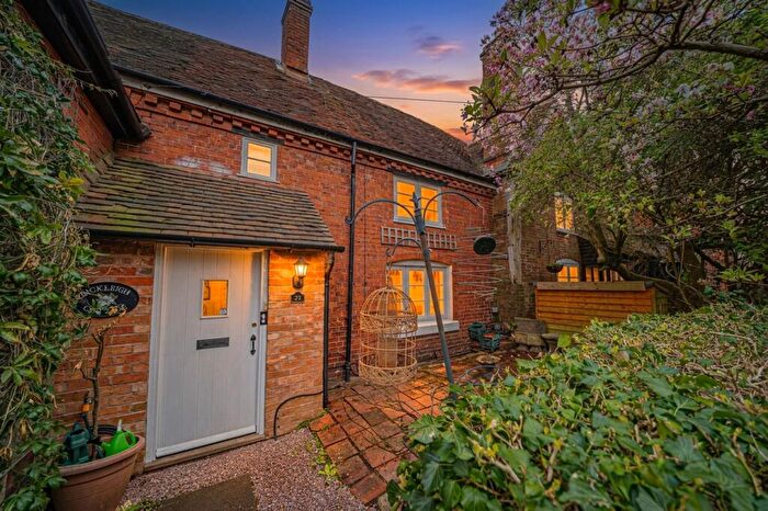 2 Bedroom Cottage For Sale In Kenilworth Road, Knowle, B93