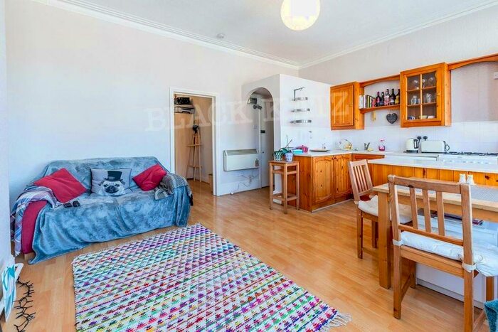 1 Bedroom Flat To Rent In High Street, N8