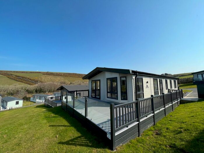 2 Bedroom Lodge For Sale In Mawgan Porth, Newquay, TR8