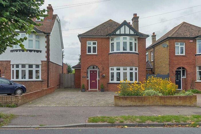 3 Bedroom Detached House To Rent In Park Drive, Sittingbourne, Kent, ME10