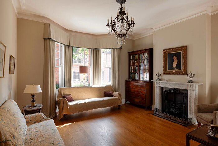 1 Bedroom Flat For Sale In Cheyne Row, Chelsea, London, United Kingdom, SW3