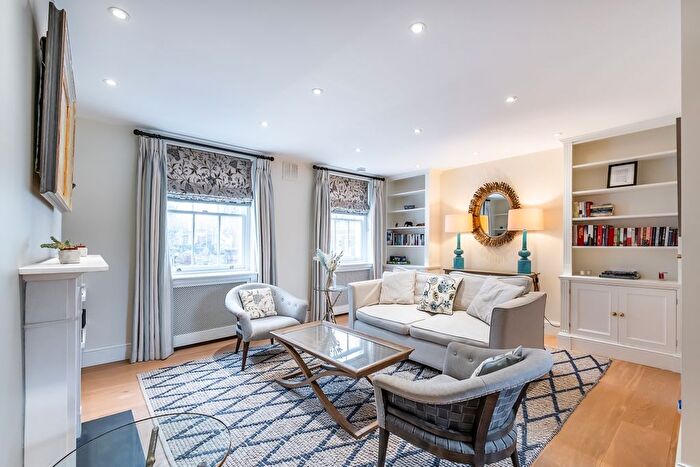 3 Bedroom Flat To Rent In Smith Street, London, SW3