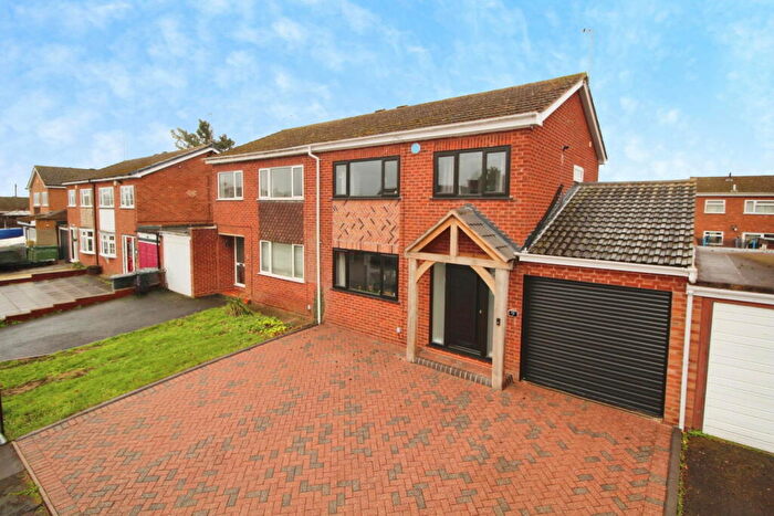 3 Bedroom Semi-Detached House For Sale In Redstone Lane, Stourport-on-severn, DY13