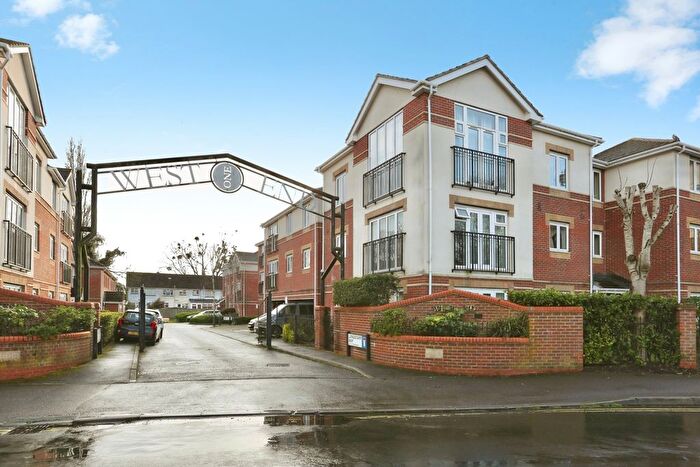 2 Bedroom Flat For Sale In Langstaff Way, Southampton, Hampshire, SO18