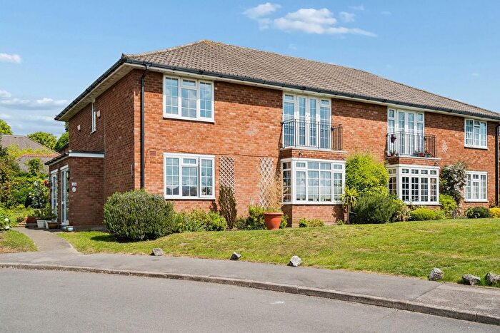 2 Bedroom Maisonette For Sale In Wildoaks Close, Northwood, HA6