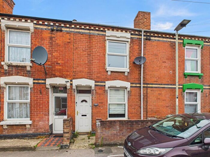 3 Bedroom Terraced House For Sale In Salisbury Road, Gloucester, GL1