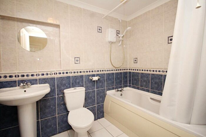 2 Bedroom Flat For Sale In East Clyde Street, Helensburgh, G84