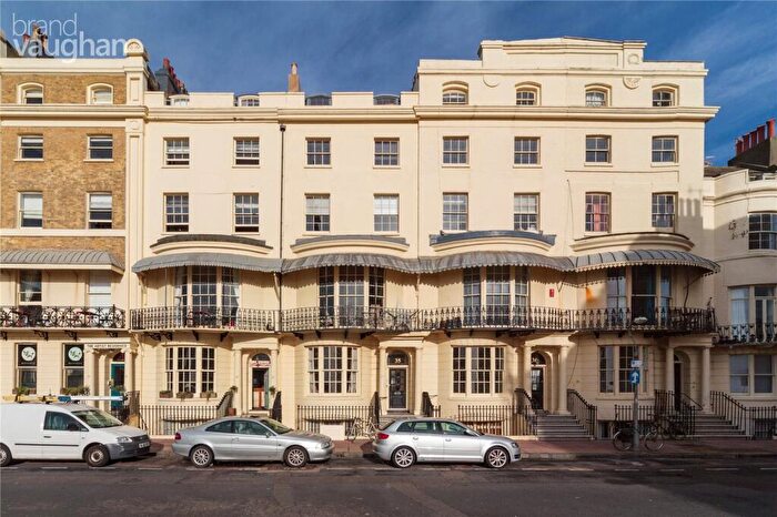 2 Bedroom Flat For Sale In Regency Square, Brighton, BN1