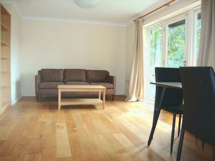 2 Bedroom Flat To Rent In Ramsey Walk, Islington, London, N1
