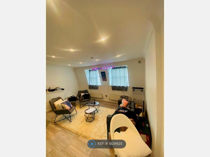 1 Bedroom Flat To Rent In West Street, Brighton, BN1