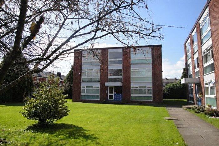 Studio To Rent In Tintern Avenue, West Didsbury, M20