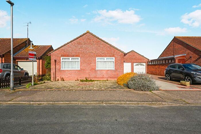3 Bedroom Bungalow For Sale In Snape Close, Clacton-on-Sea, Essex, CO16