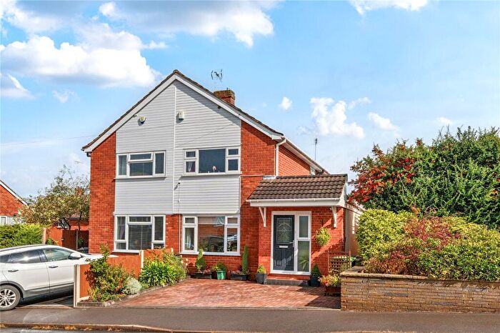 2 Bedroom Semi-Detached House For Sale In Crestwood Avenue, Kidderminster, Worcestershire, DY11