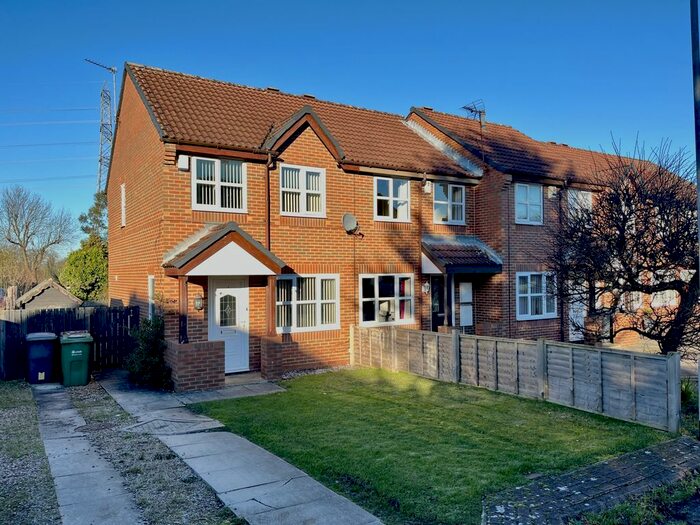 2 Bedroom Town House To Rent In Pinders Green Fold, Methley, LS26