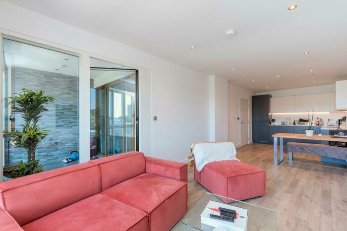 2 Bedroom Apartment To Rent In Monkwood Way, London, E3