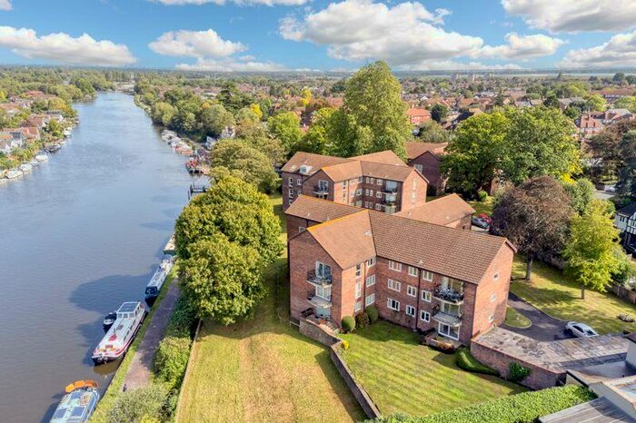 3 Bedroom Flat To Rent In Hillrise, Walton-On-Thames, KT12