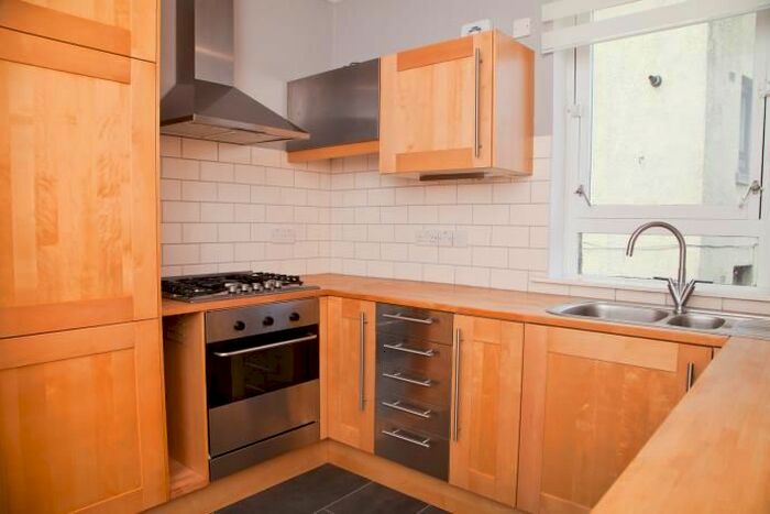 1 Bedroom Flat To Rent In Loaning Road, Edinburgh, EH7