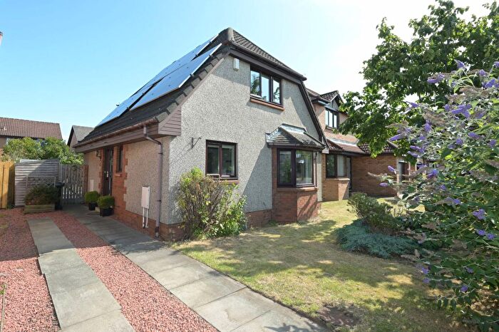 3 Bedroom Detached House For Sale In Kirklands Park Crescent, Kirkliston, Edinburgh, EH29